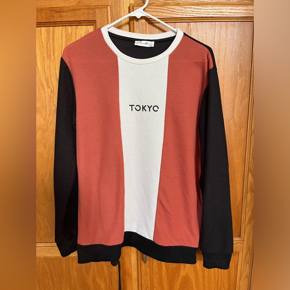 Lightweight unisex sweater. Good condition